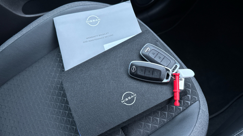 Nissan Juke 1.0 DiG-T N-Connecta 5dr Petrol Hatchback